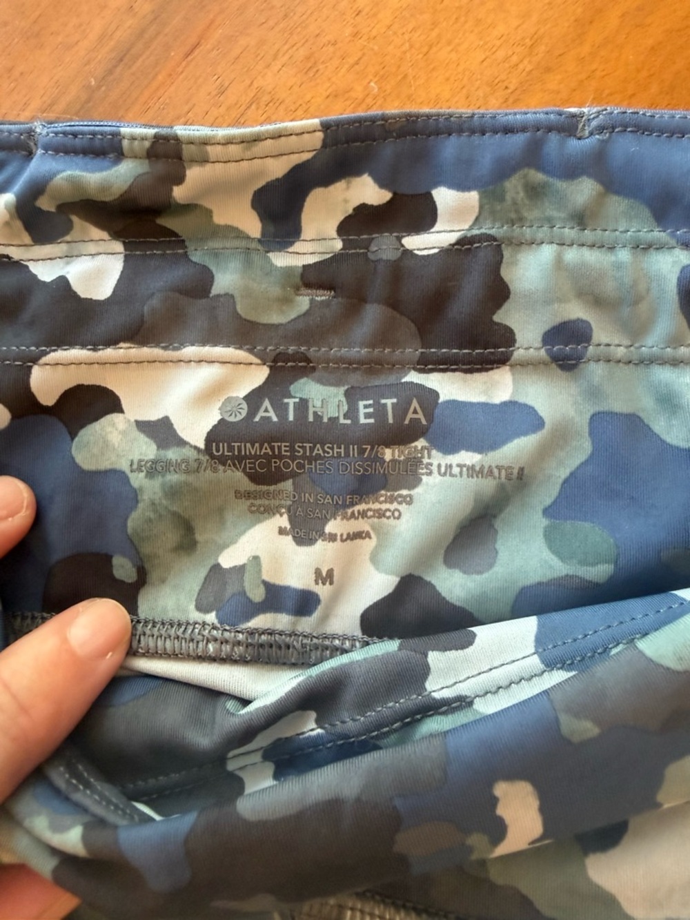 NWT Athleta Women’s 7/8 Stash Pocket Blue Camo Active Leggings, size Medium - Picture 4 of 6